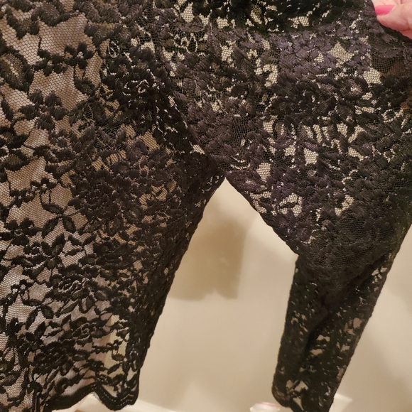 Robbie Bee black lace cardigan with a single button closure.  Womens  Lg. NWT - Picture 4 of 5